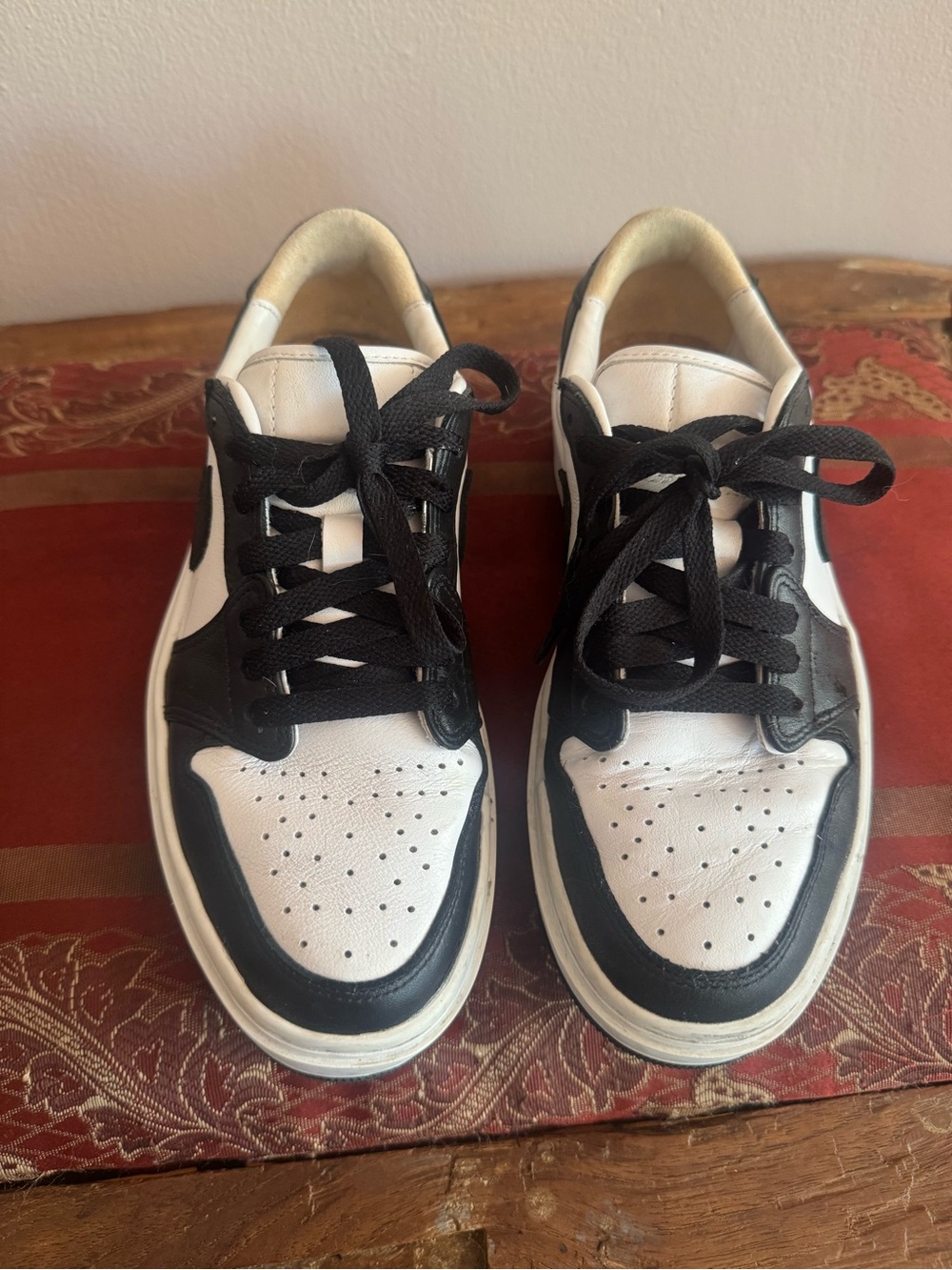 Nike Air Platform Classic Low-Top Black & White Women’s Sneakers